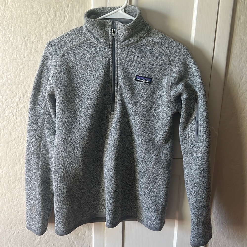 Women’s M Patagonia quarter zip in grey